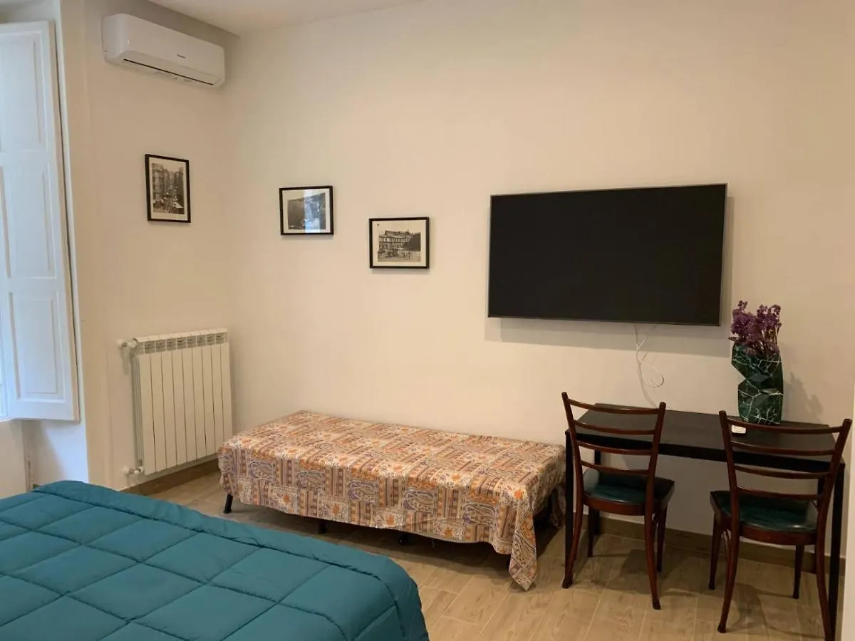 Affittacamere Hotel Fondacolivella Napoli Italia